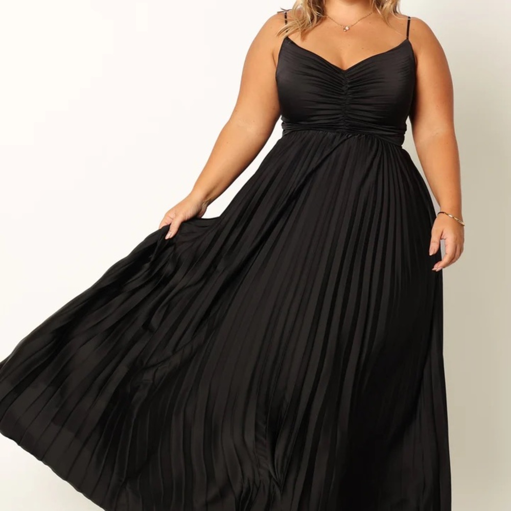 Elegant Black Maxi Dress
